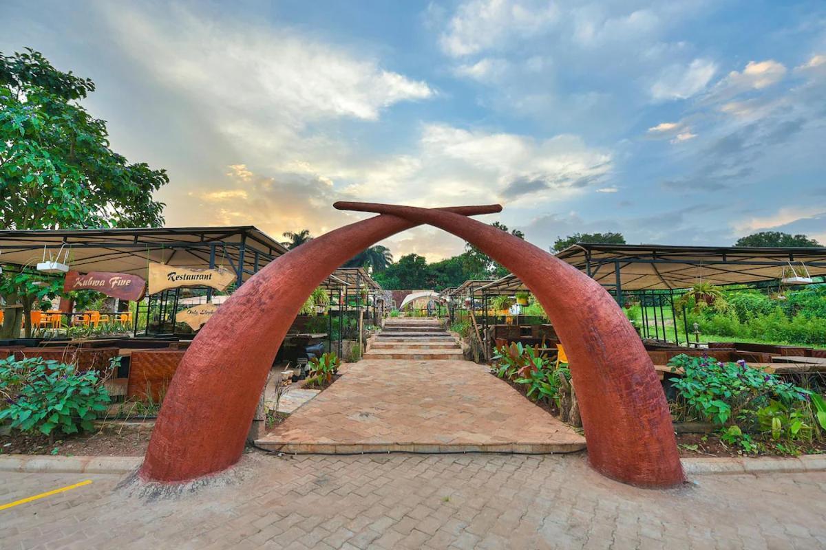 African Tribe Hotel Kampala Exterior foto